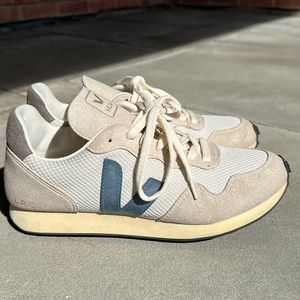 WOMENS VEJA SNEAKERS 9